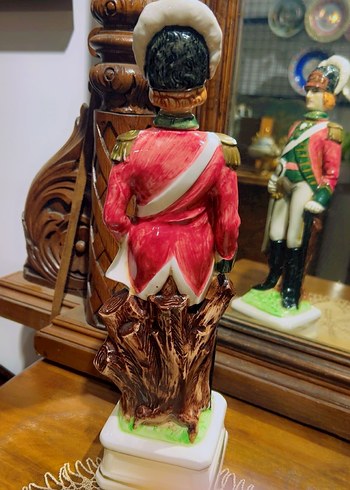 Asker Figürü Porselen Dekoratif Şişe - Görsel 3