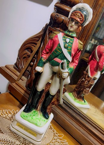 Asker Figürü Porselen Dekoratif Şişe - Görsel 2