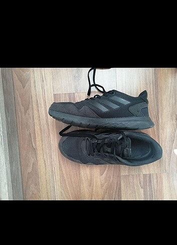 Adidas spor ayakkabı 