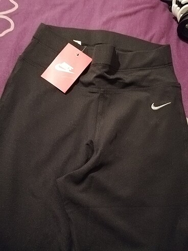 Nike Tayt