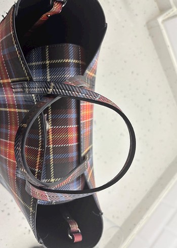  Beden çeşitli Renk Bershka Ekose Desenli Omuz Çantası