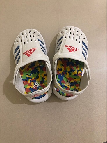 26 Beden Adidas çocuk sandalet