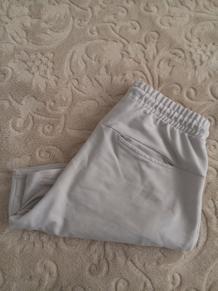 Gri Rahat Kesim Erkek Mini Şort - Görsel 4