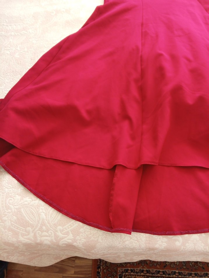 Kırmızı V Yakalı Uzun Drapeli Kadın Elbise - Görsel 2