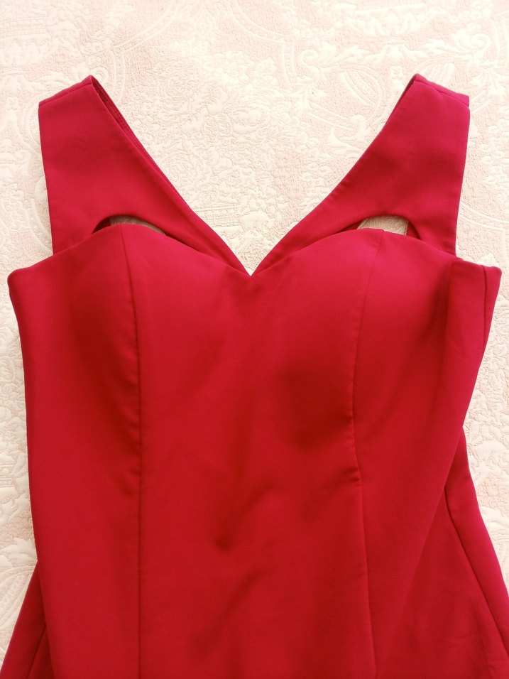 Kırmızı V Yakalı Uzun Drapeli Kadın Elbise - Görsel 3