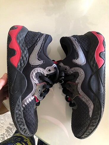 Nike Nıke basketbol ayakkabısı .
