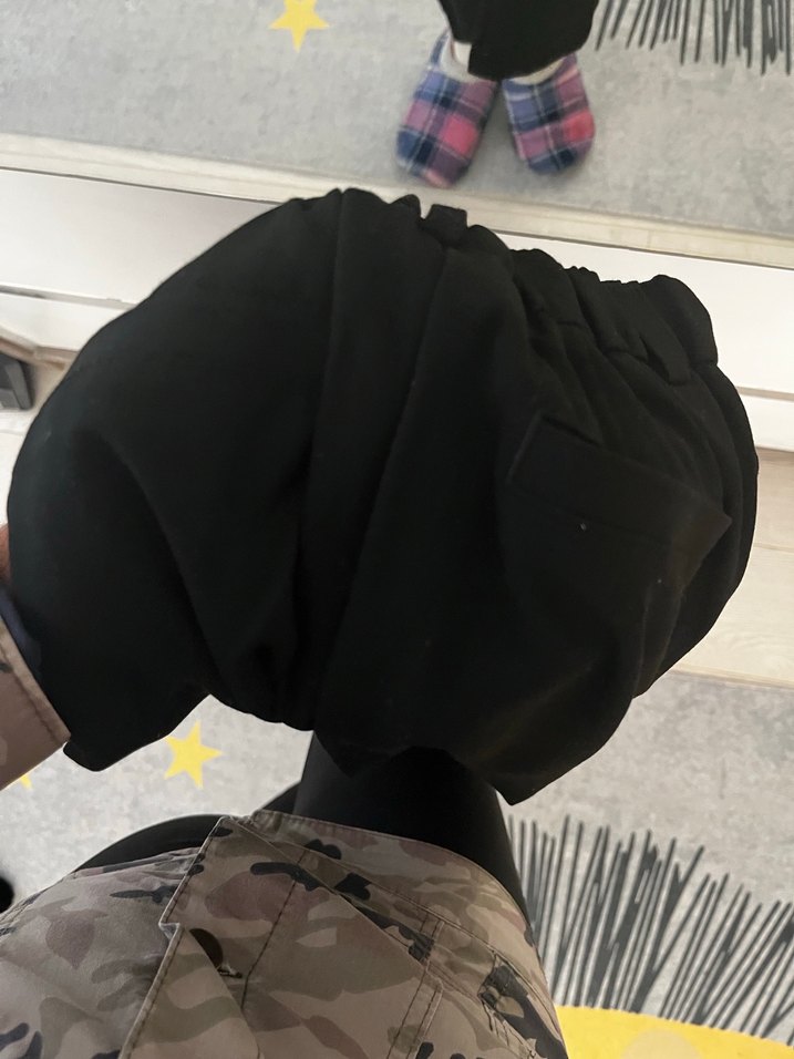 Caps Marka 5-6 yaş siyah kumaş pantolon. Yepyeni gibi - Görsel 2