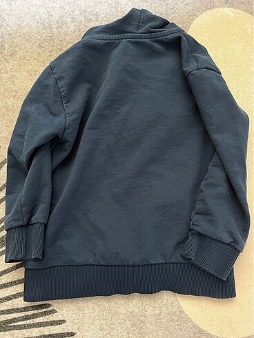 5 Yaş Beden LCW Marka 5-6 yaş lacivert renk fermuarlı sweat.yeni gibi