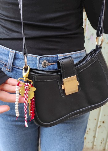 Altın Renkli Püsküllü Kadın Anahtarlık - Görsel 2