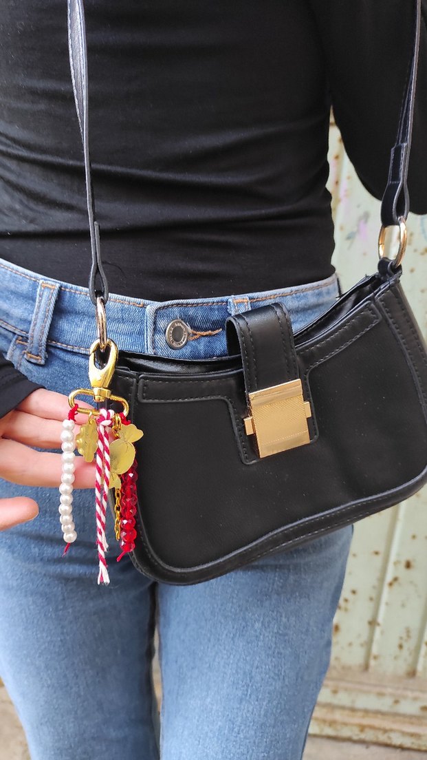 Altın Renkli Püsküllü Kadın Anahtarlık - Görsel 2