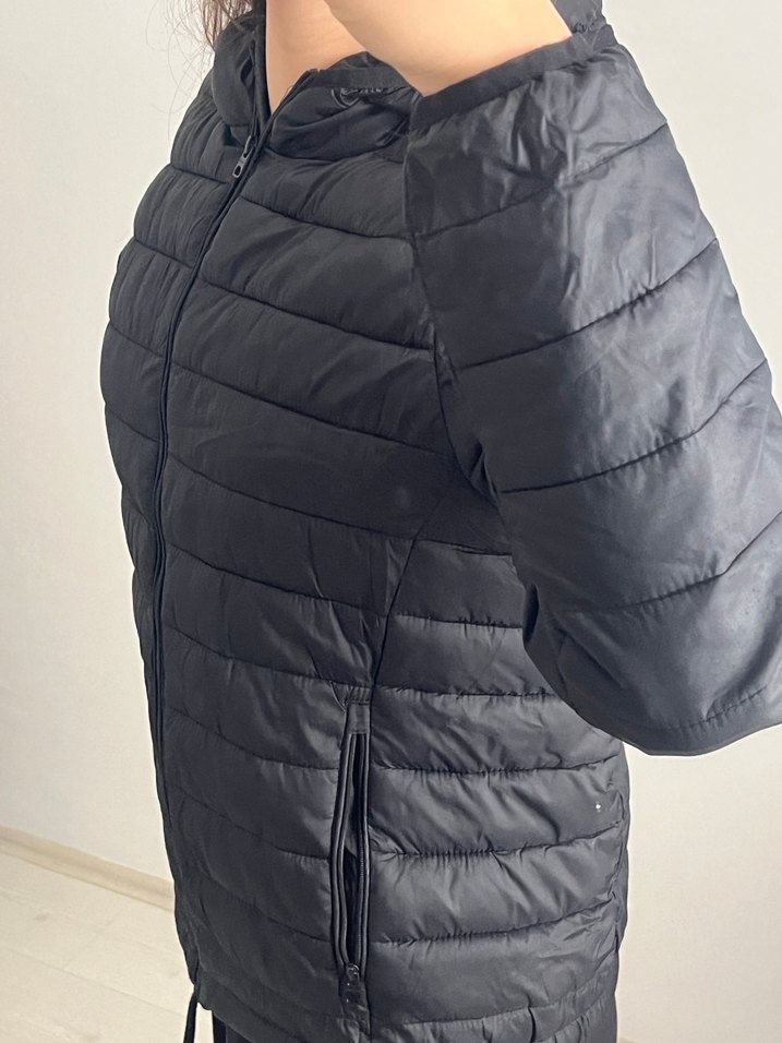 Siyah Kapüşonlu Kadın Kışlık Mont LCW - Görsel 3