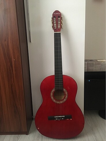Kırmızı gitar