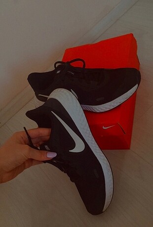 Nike spor ayakkabı