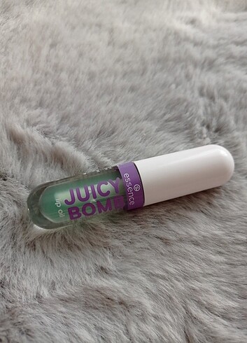 Juicy bomb lipoil mint