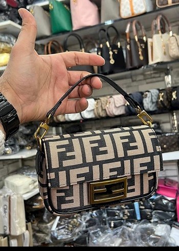 Beden Fendi baguette mini