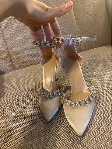 Saten krem-ten rengi taşlı topuklu ayakkabı -gloriyshoes