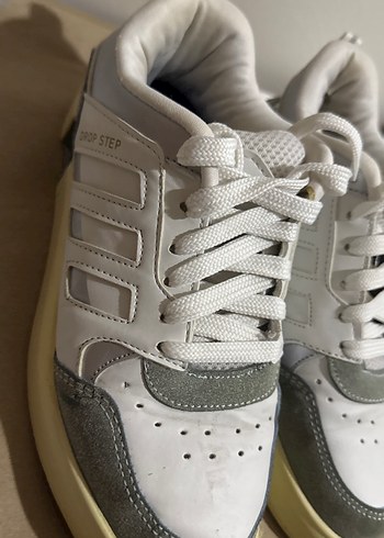 37 Beden beyaz Renk Adidas ayakkabı