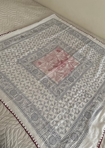 Beyaz gri bordo renkte örtü - Görsel 5