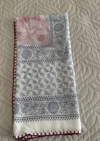 Beyaz gri bordo renkte örtü - Görsel 3