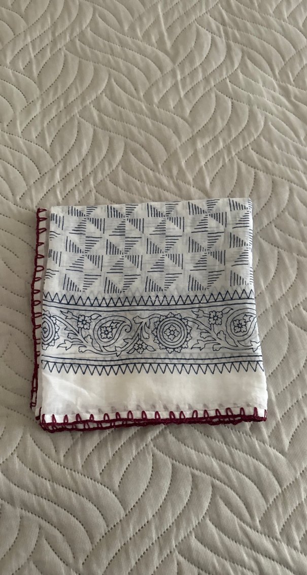 Beyaz gri bordo renkte örtü - Görsel 4