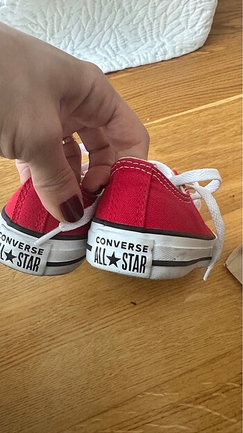 30 Beden kırmızı Renk Orjinal converse kırmızı unisex