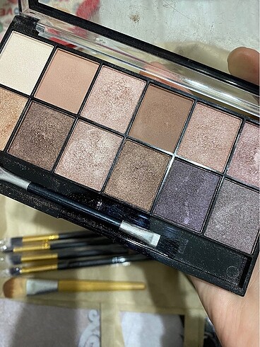 Wet n wild 2 adet far paleti 1 rimel 1allık