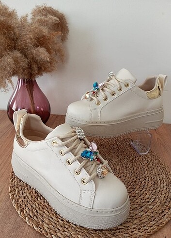 Diğer Taşlı Sneaker