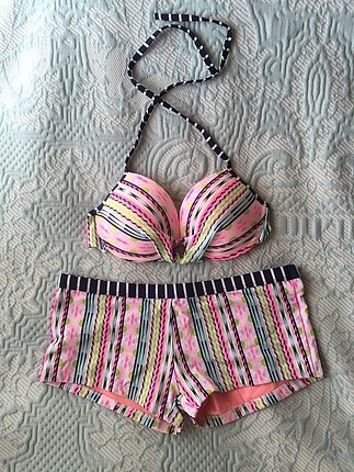 Penti şortlu bikini takımı