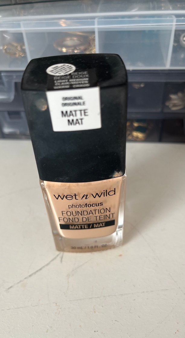 Wet n Wild Mat Fondöten - Açık Bej - Görsel 3