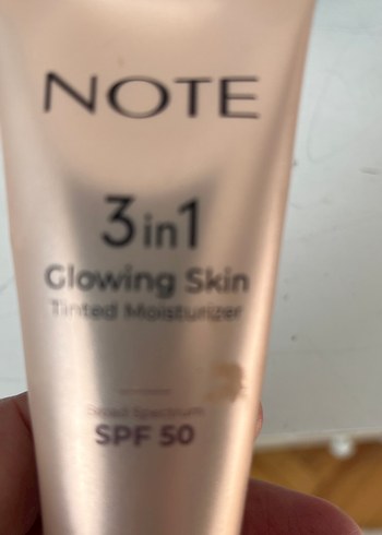 Note 3in1 Işıltılı Bej BB Krem SPF50 - Görsel 3
