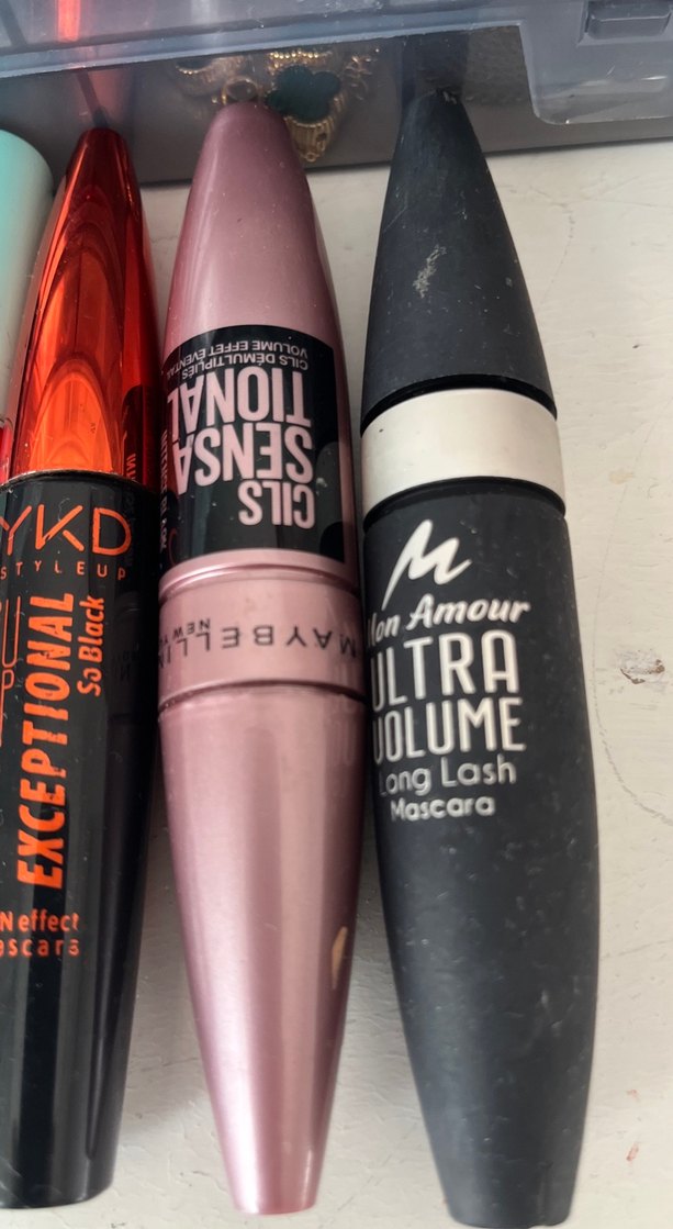 Siyah maskara maybelin
Lkdy
Les Marla
Lkdy - Görsel 2