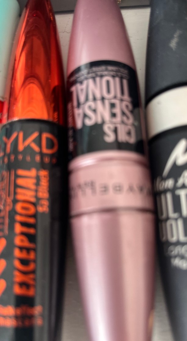 Siyah maskara maybelin
Lkdy
Les Marla
Lkdy - Görsel 4