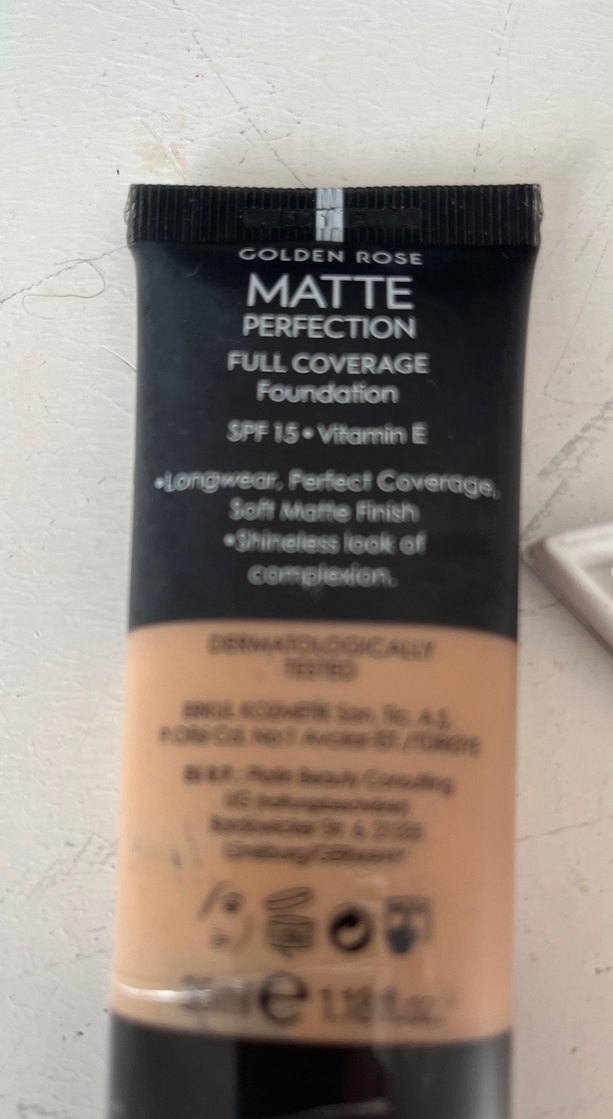 Golden Rose Mat Matlaştırıcı Fondöten
Allık
Üçlüyor far - Görsel 3