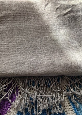 Gri Pamuk Dokulu Kadın Şal - Görsel 3