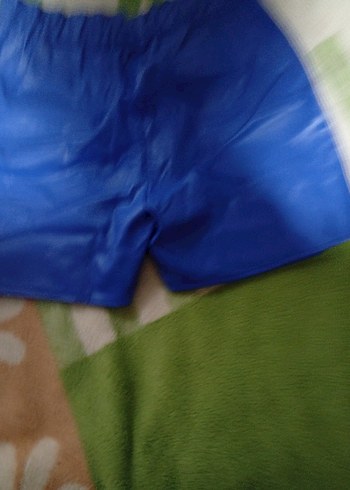 Düğmeli Mavi Kadın Deri Mini Şort - Görsel 3