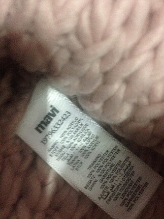 Mavi Jeans Mavi giyilmemiş pembe bere ve pembe eşofman