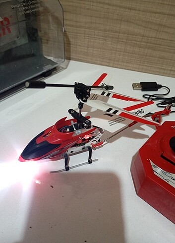 Beden Renk Kumandalı Helikopter RC defolu