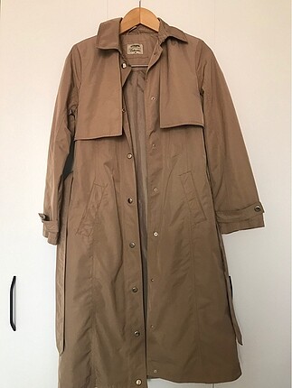Camel rengi trenchcoat