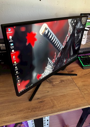Beden Samsung odyssey g3 27 165HZ GARANTİ FATURA VAR