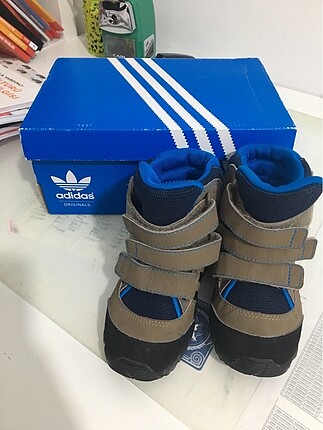 Adidas çocuk bot