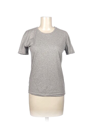 PreLoved T-shirt %70 İndirimli.