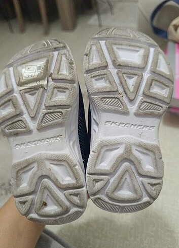 22 Beden pembe Renk Skechers ayakkabı