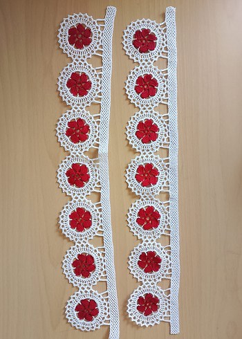 Kırmızı Çiçekli El İşi Dantel Kenar
