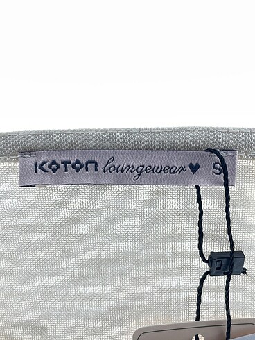 s Beden ten rengi Renk Koton T-shirt %70 İndirimli.