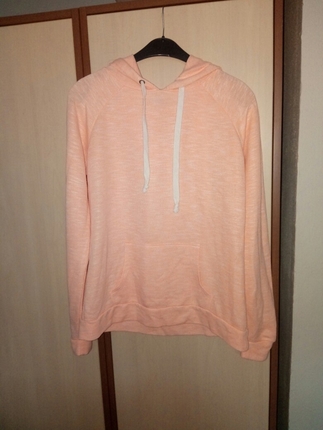 kapüşonlu sweatshirt
