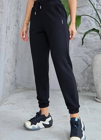 Oysho Oysho paçası lastikli jogger pantolon eşofman altı 