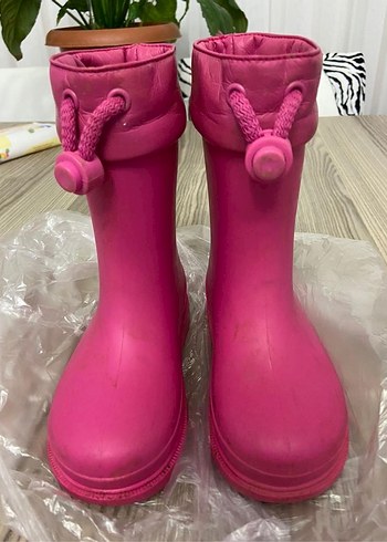 26 numara Kız Çocuk Pembe Lastik Bot Ruffle Detaylı