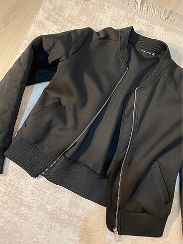 Siyah fermuarlı ceket