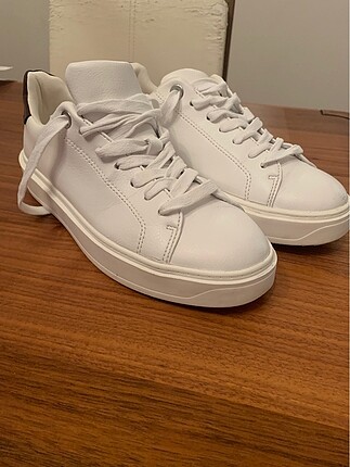 Zara beyaz ayakkabı 38