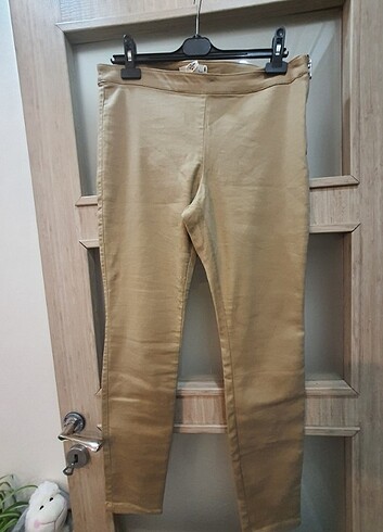 44 Beden ten rengi Renk H&M PANTOLON
